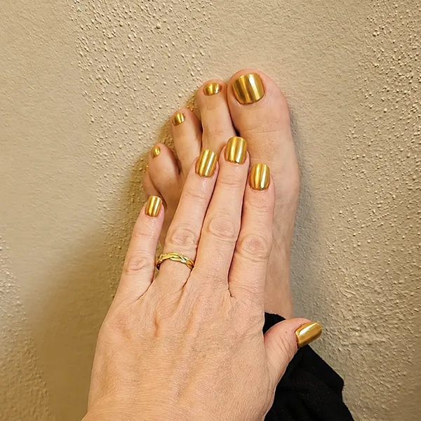gold nail polish